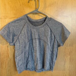 lululemon athletica Heather Gray Short Sleeve Tee